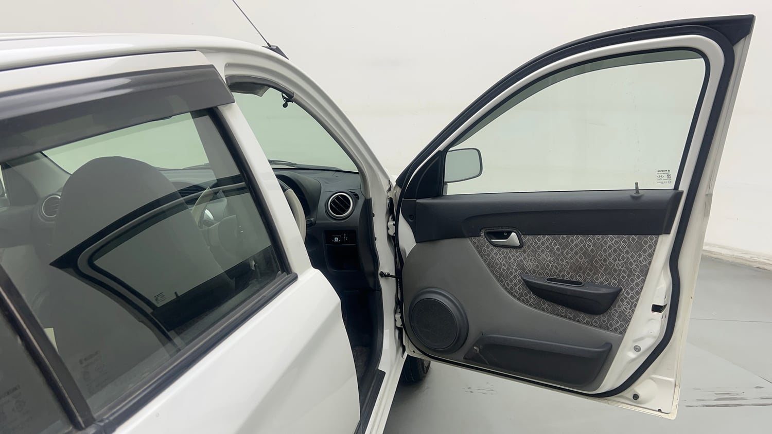 Used 2019 Maruti Suzuki Alto 800 LXI CNG (outside fitted) Cng Manual interior RIGHT FRONT DOOR OPEN VIEW