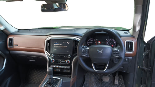 Used 2023 Mahindra Scorpio N Z8 L Diesel AT 4WD 7 STR Diesel Automatic interior DASHBOARD VIEW