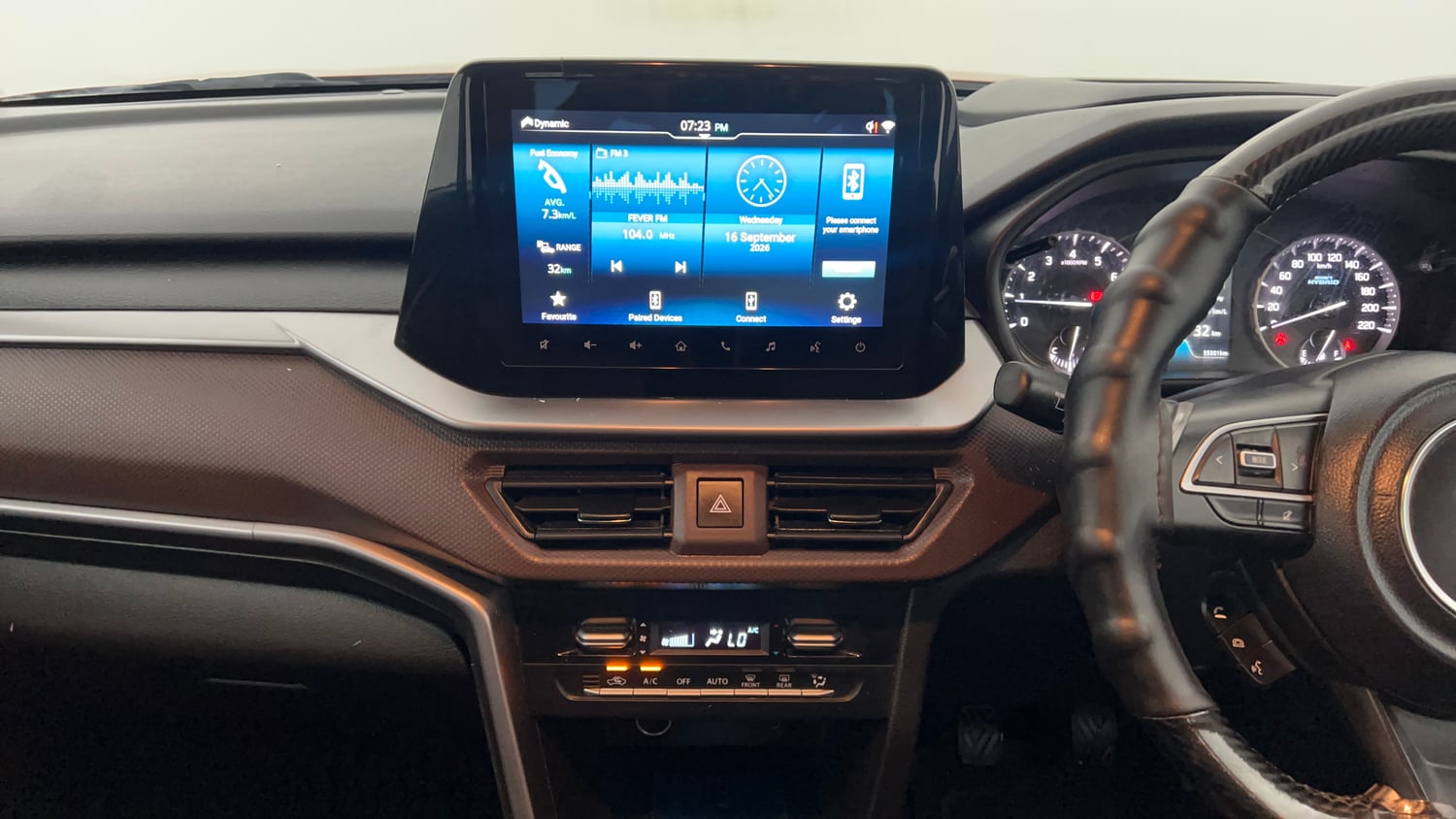 Used 2023 Maruti Suzuki Brezza Zxi Plus Dual Tone Petrol Manual interior MUSIC SYSTEM & AC CONTROL VIEW