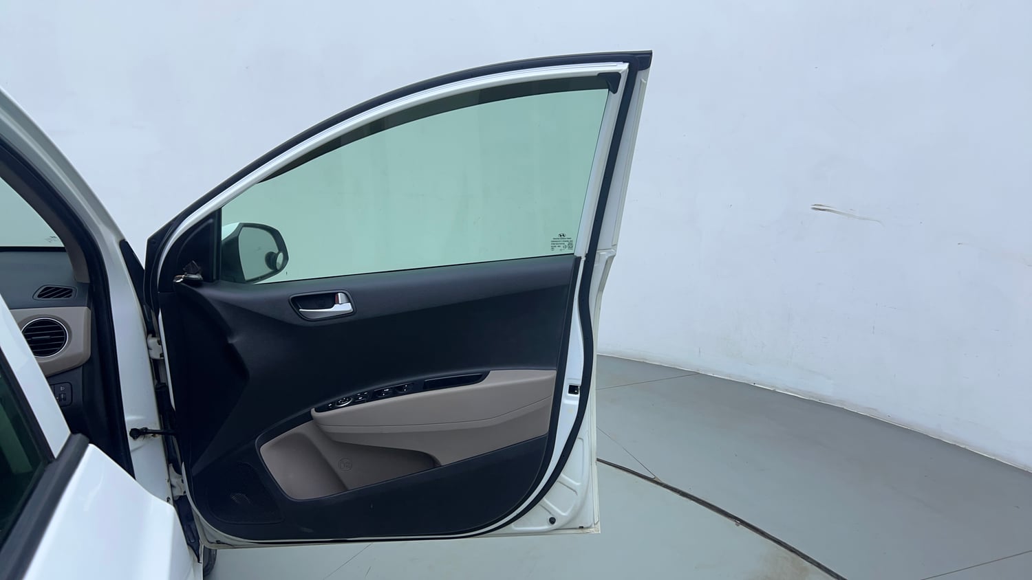 Used 2019 Hyundai Grand i10 Sportz AT 1.2 Kappa VTVT Petrol Automatic interior RIGHT FRONT DOOR OPEN VIEW