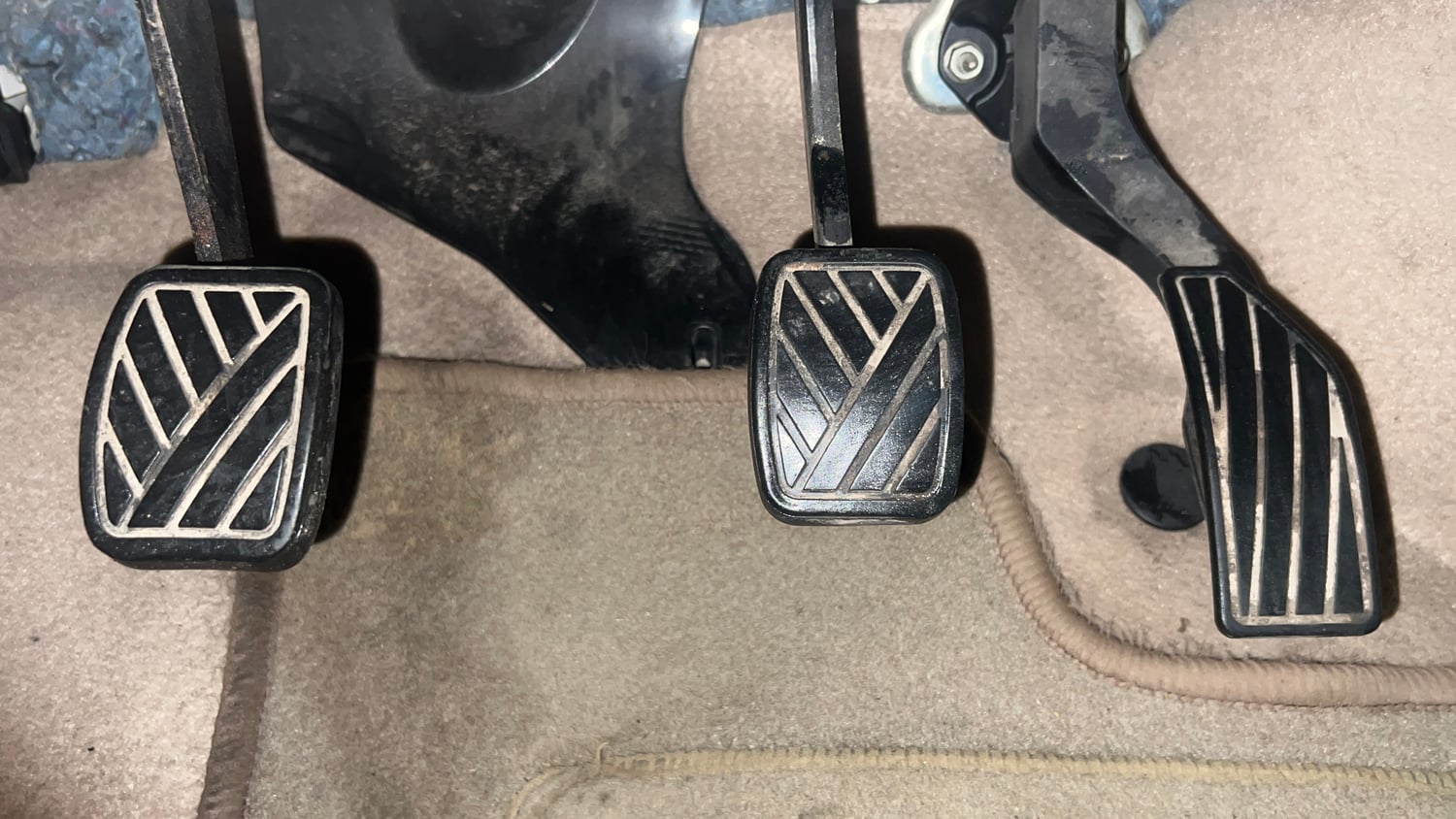 Used 2015 Maruti Suzuki Swift Dzire VXI Petrol Manual interior PEDALS VIEW