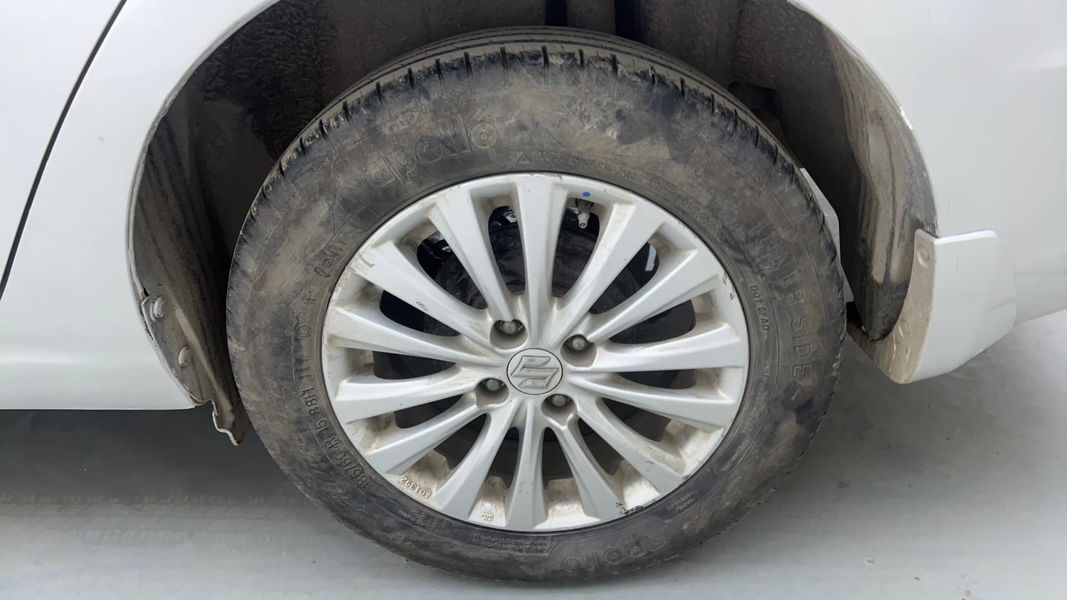 Used 2016 Maruti Suzuki Ciaz ZXi Petrol Manual tyres LEFT REAR TYRE RIM VIEW