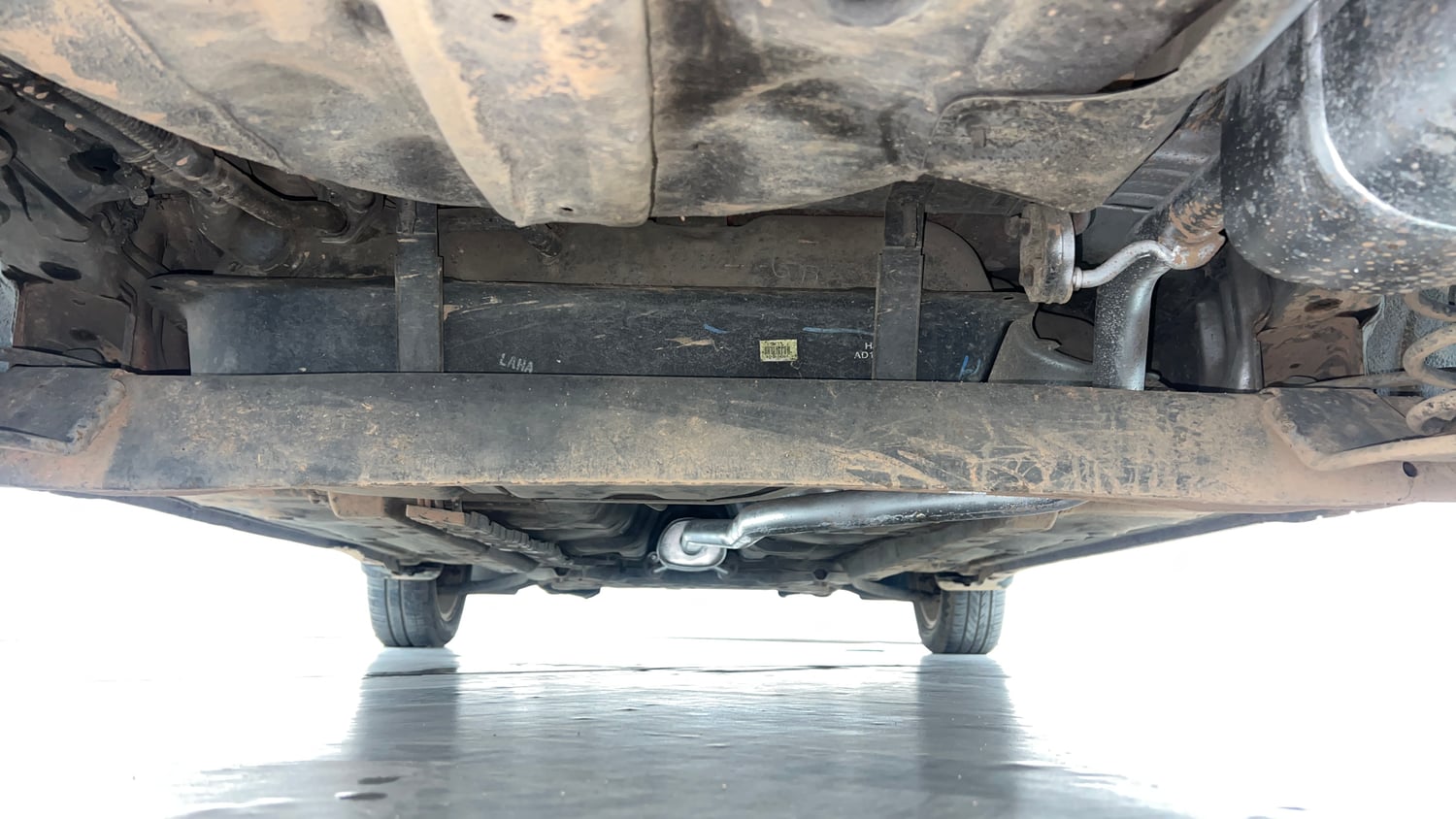 Used 2016 Hyundai Xcent SX 1.2 Petrol Manual extra REAR UNDERBODY VIEW (TAKEN FROM REAR)