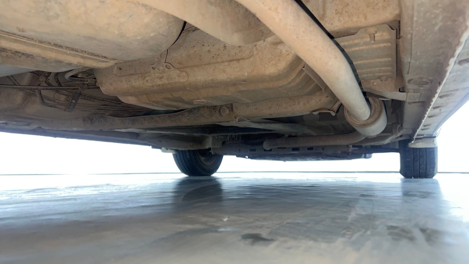 Used 2017 Honda City V CVT Petrol Petrol Automatic extra REAR RIGHT UNDERBODY VIEW