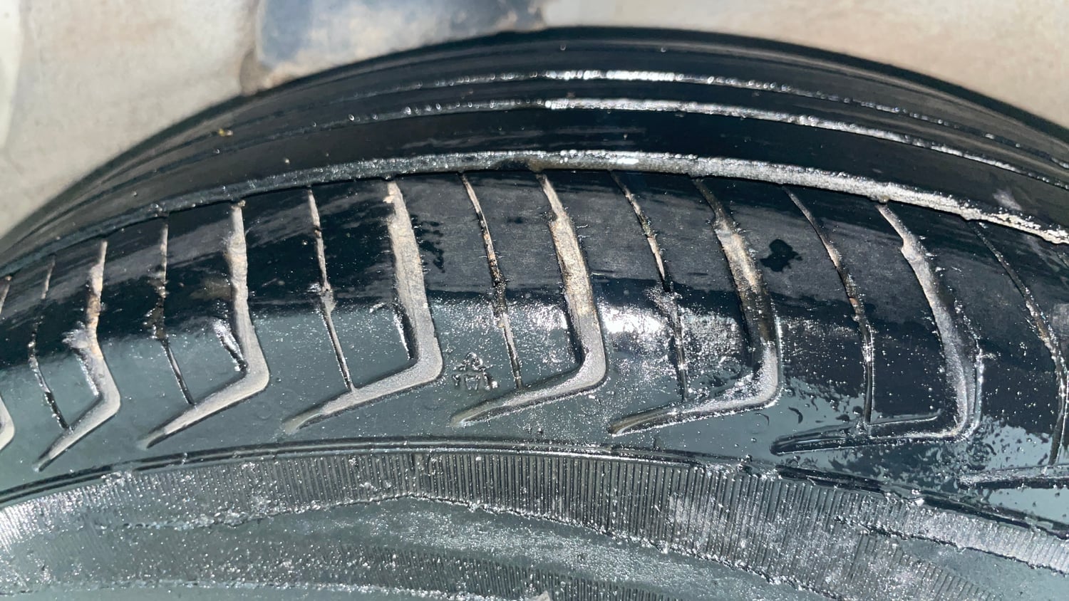 Used 2013 Hyundai i10 Sportz 1.2 Kappa2 Petrol Manual tyres LEFT REAR TYRE TREAD VIEW