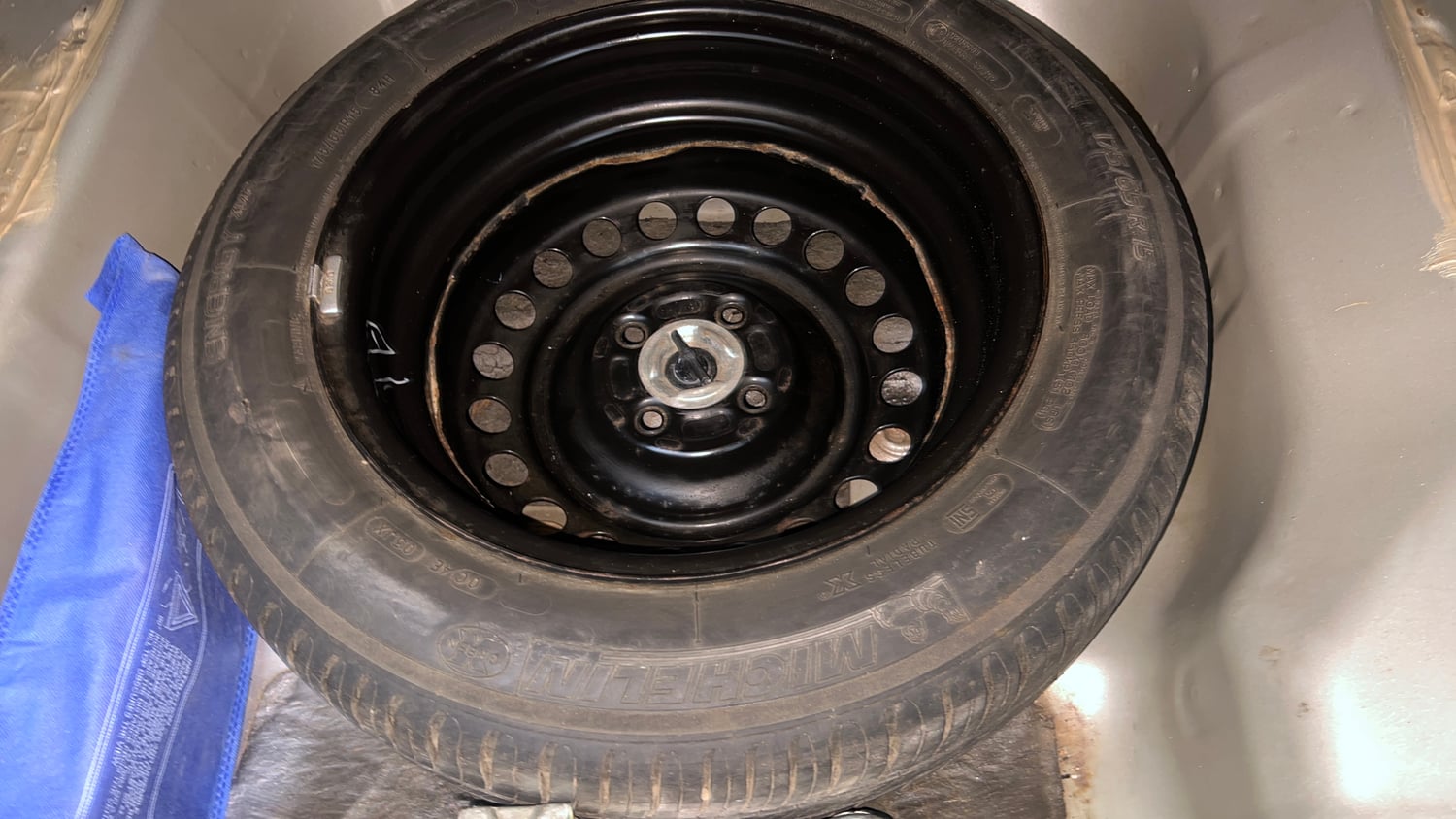 Used 2014 Honda City VX CVT Petrol Automatic tyres SPARE TYRE VIEW
