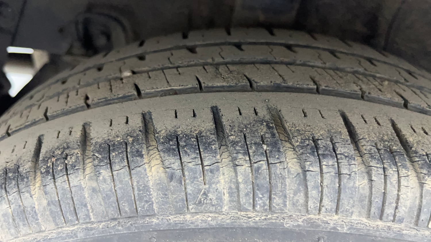 Used 2017 Hyundai Grand i10 Asta 1.2 Kappa VTVT Petrol Manual tyres RIGHT REAR TYRE TREAD VIEW