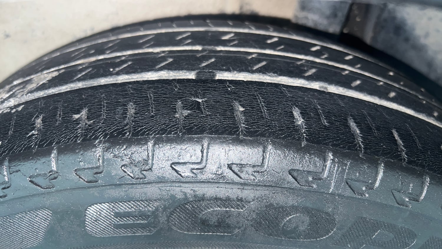 Used 2019 Maruti Suzuki Ignis Alpha 1.2 AMT Petrol Automatic tyres LEFT REAR TYRE TREAD VIEW