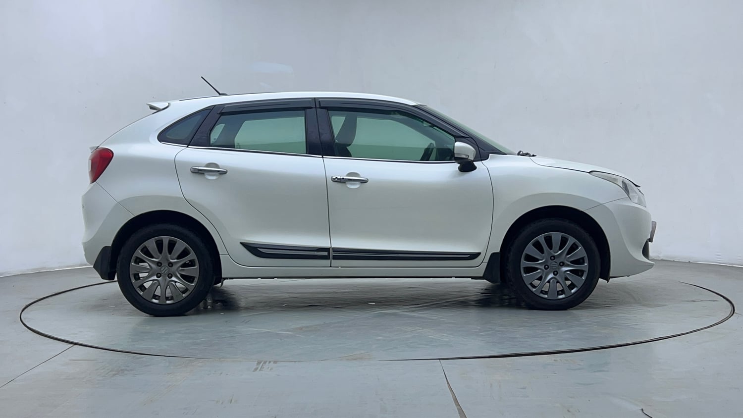 Used 2016 Maruti Suzuki Baleno Zeta 1.2 Petrol Manual exterior RIGHT SIDE VIEW