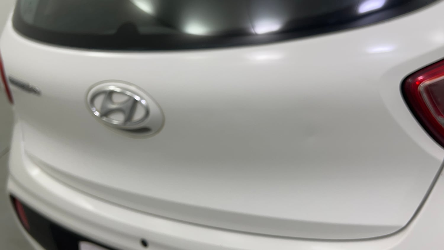 Used 2018 Hyundai Grand i10 Magna AT 1.2 Kappa VTVT Petrol Automatic dents MINOR DENT