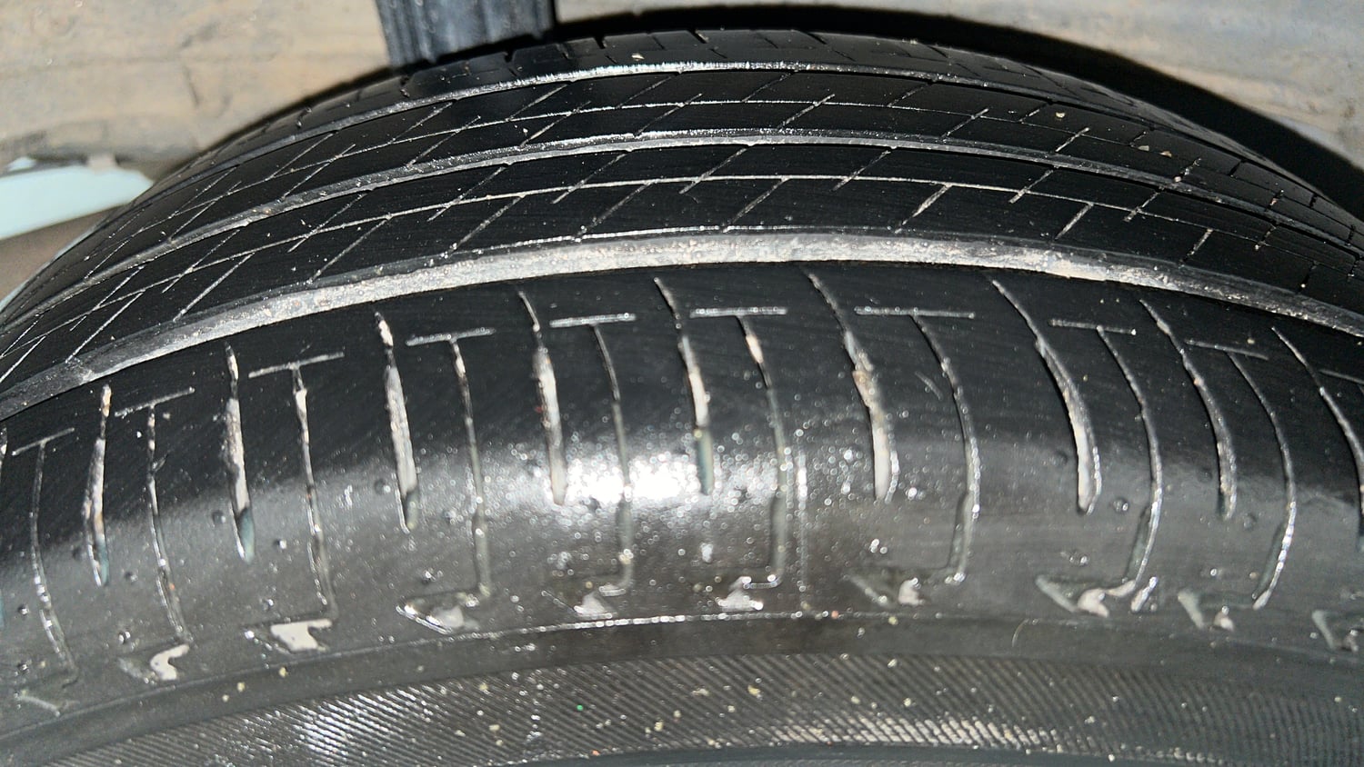 Used 2024 honda Amaze 2nd Generation S 1.2 Petrol CVT Petrol Automatic tyres RIGHT REAR TYRE TREAD VIEW