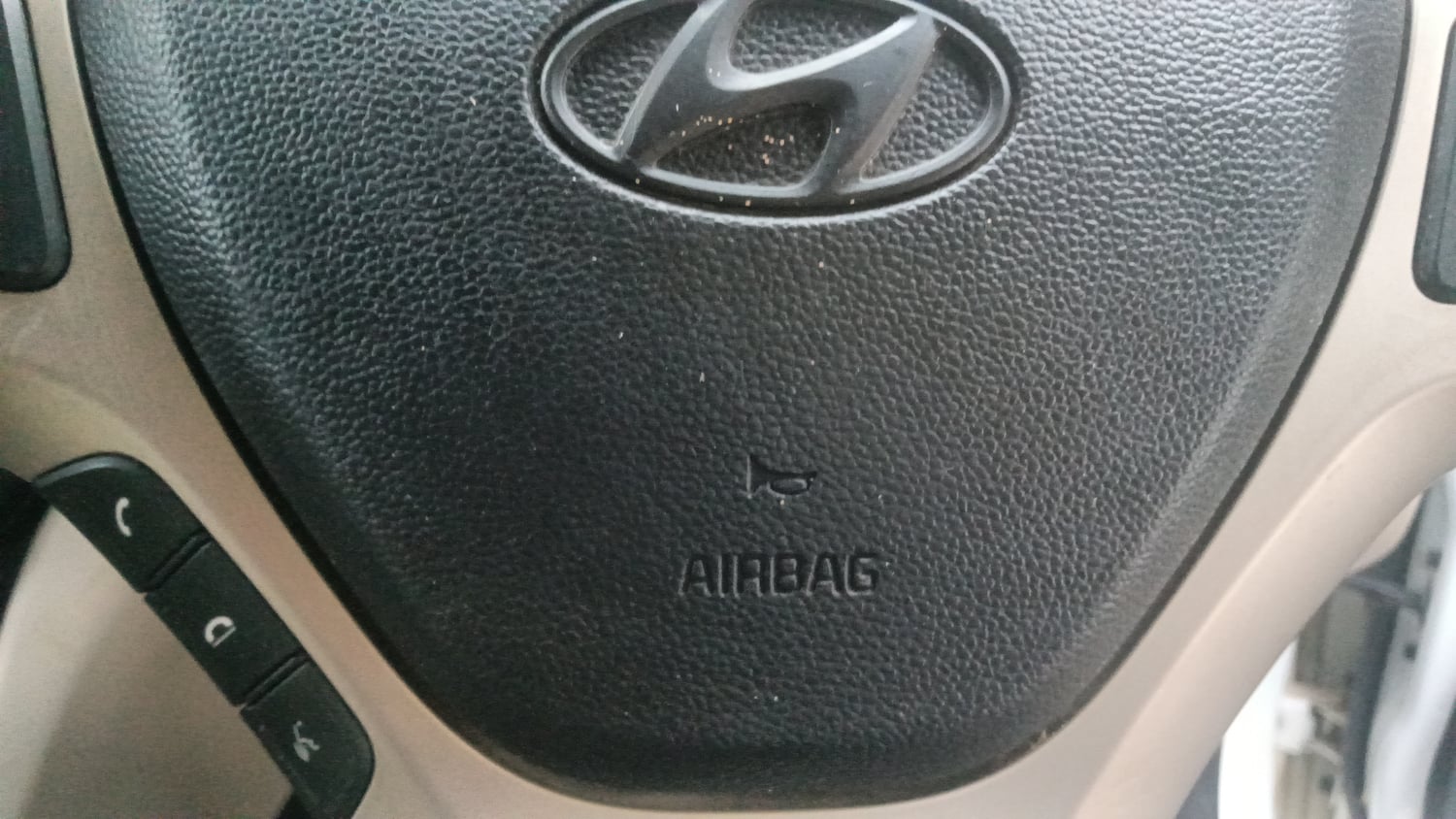 Used 2019 Hyundai Santro Sportz AMT Petrol Automatic top_features Airbags