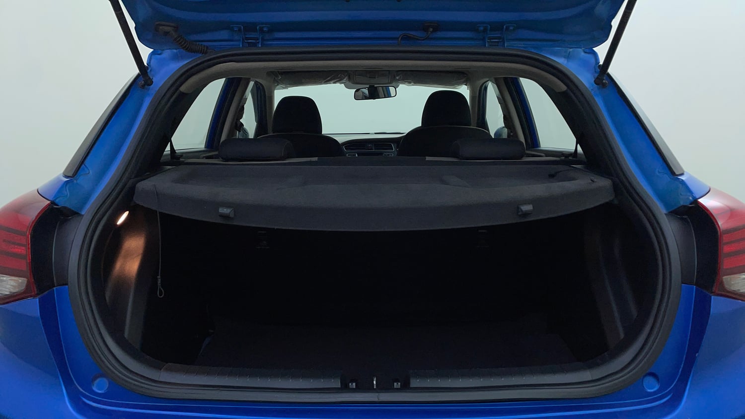 Used 2019 Hyundai Elite i20 Asta 1.2 (O) Petrol Manual interior DICKY INSIDE VIEW