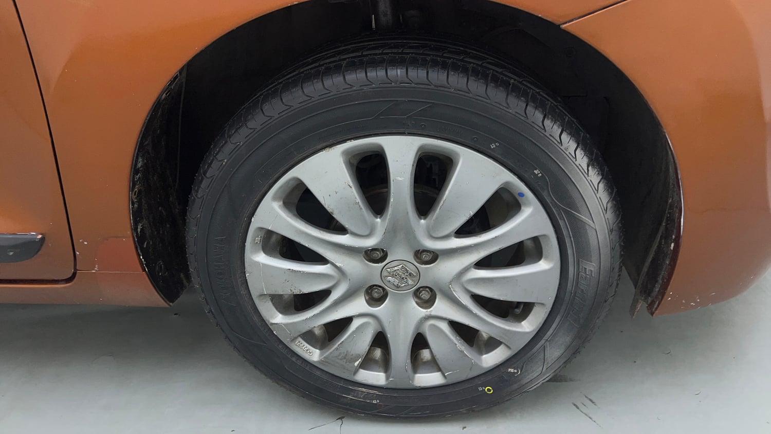 Used 2018 Maruti Suzuki Baleno Alpha 1.2 Petrol Manual tyres RIGHT FRONT TYRE RIM VIEW
