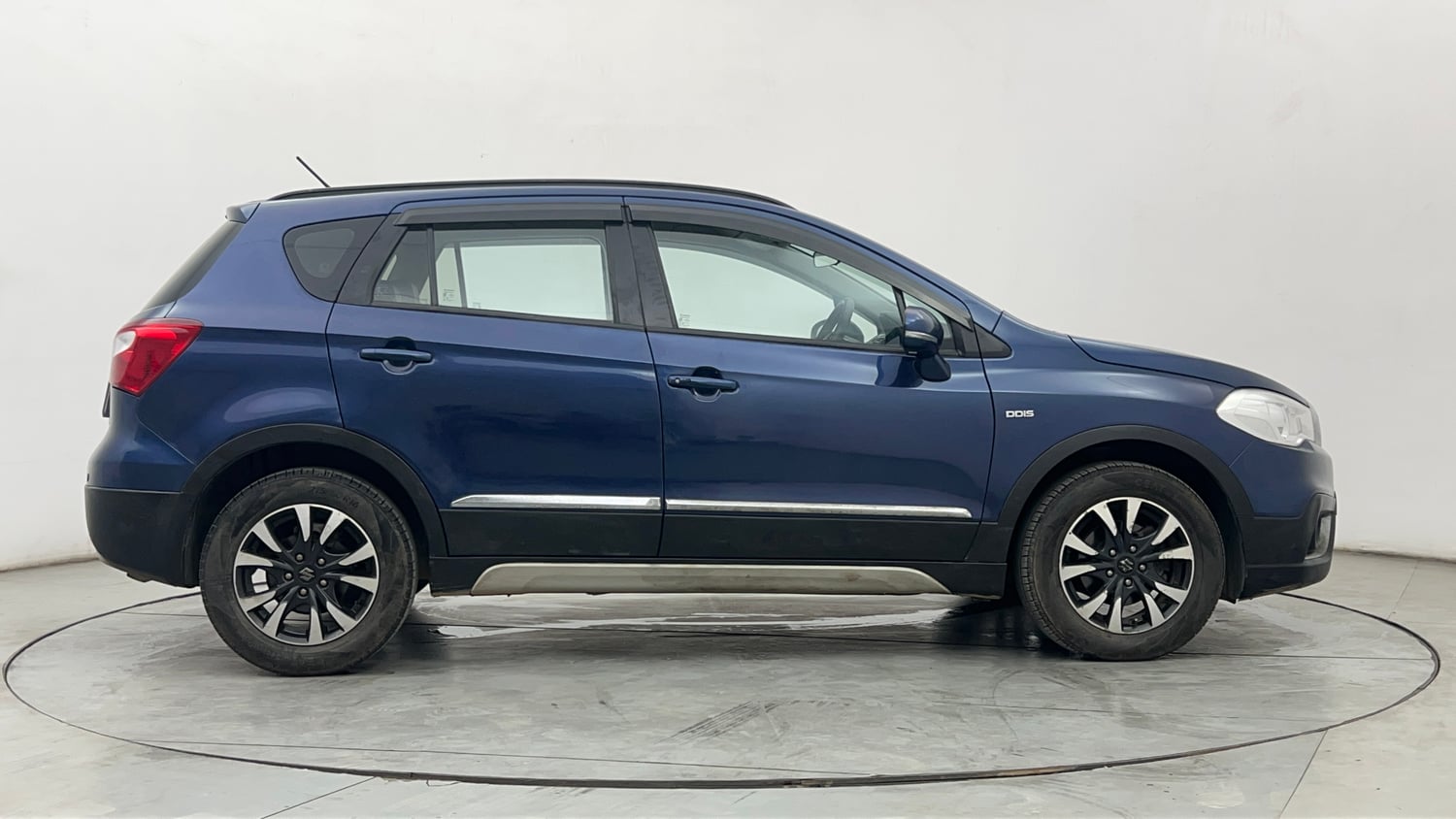 Used 2018 Maruti Suzuki S-Cross Zeta 1.3 Diesel Manual exterior RIGHT SIDE VIEW