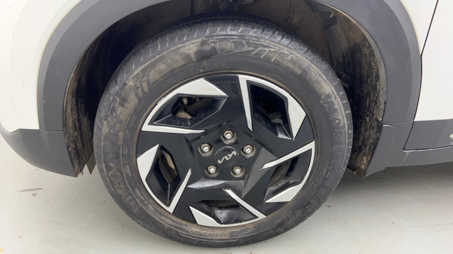 Used 2017 Honda Jazz VX Petrol Petrol Manual tyres LEFT FRONT TYRE RIM VIEW