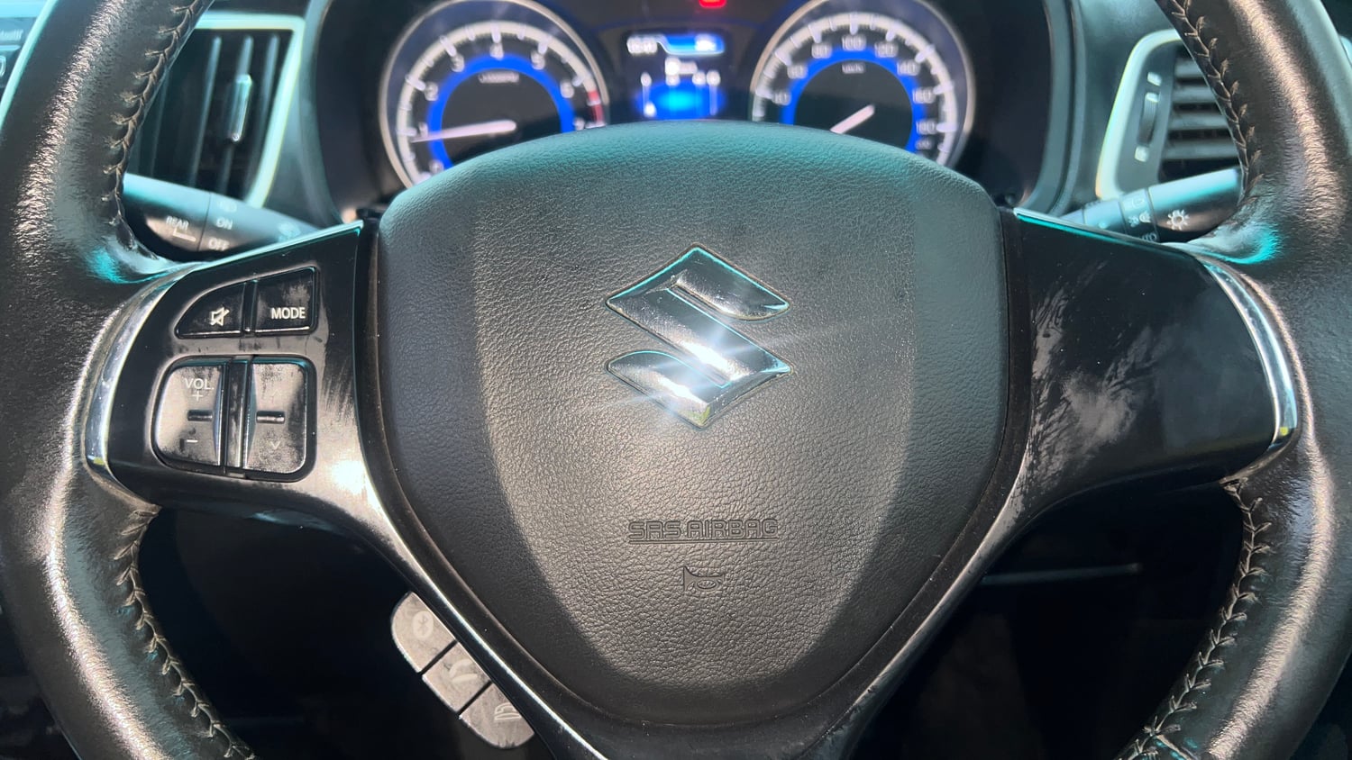 Used 2016 Maruti Suzuki Baleno Zeta 1.2 Petrol Manual top_features Airbags