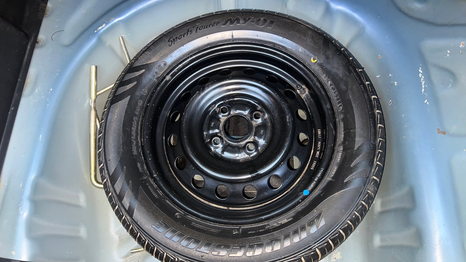 Used 2017 Maruti Suzuki Baleno Zeta 1.2 Petrol Manual tyres SPARE TYRE VIEW
