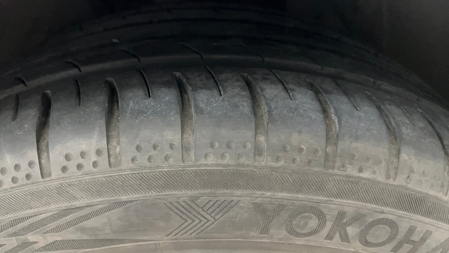 Used 2018 Audi A4 30 TFSI Premium Plus Petrol Automatic tyres RIGHT FRONT TYRE TREAD VIEW