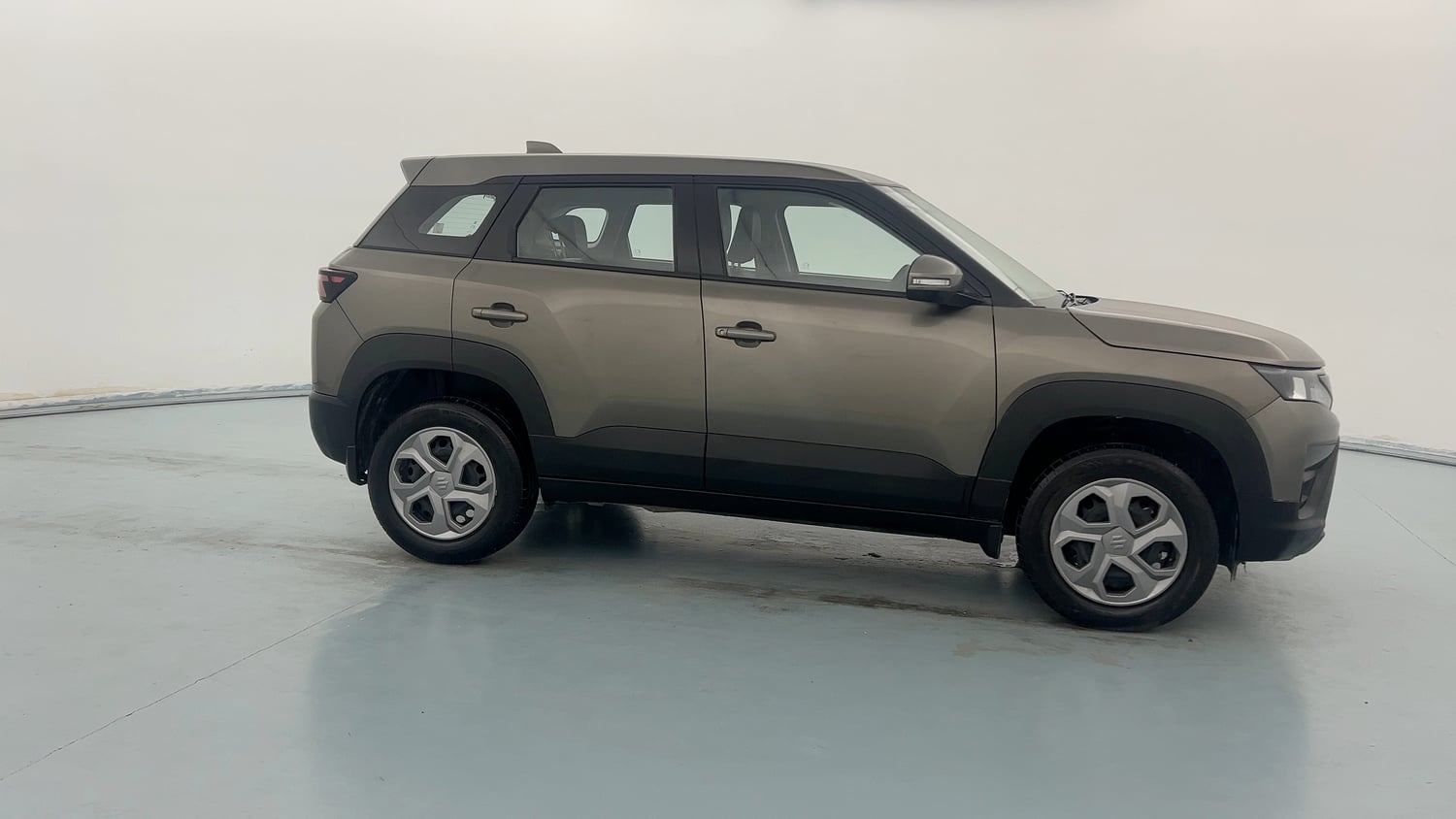 Used 2025 Maruti Suzuki Brezza VXi Petrol Manual exterior RIGHT SIDE VIEW