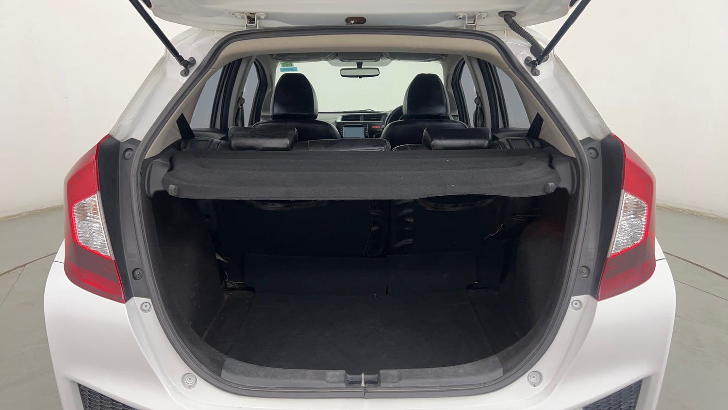 Used 2016 Honda Jazz VX Petrol Petrol Manual interior DICKY INSIDE VIEW