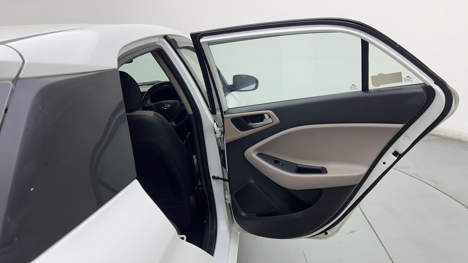 Used 2020 Hyundai Elite i20 Sportz Plus 1.2 Petrol Manual interior RIGHT REAR DOOR OPEN VIEW