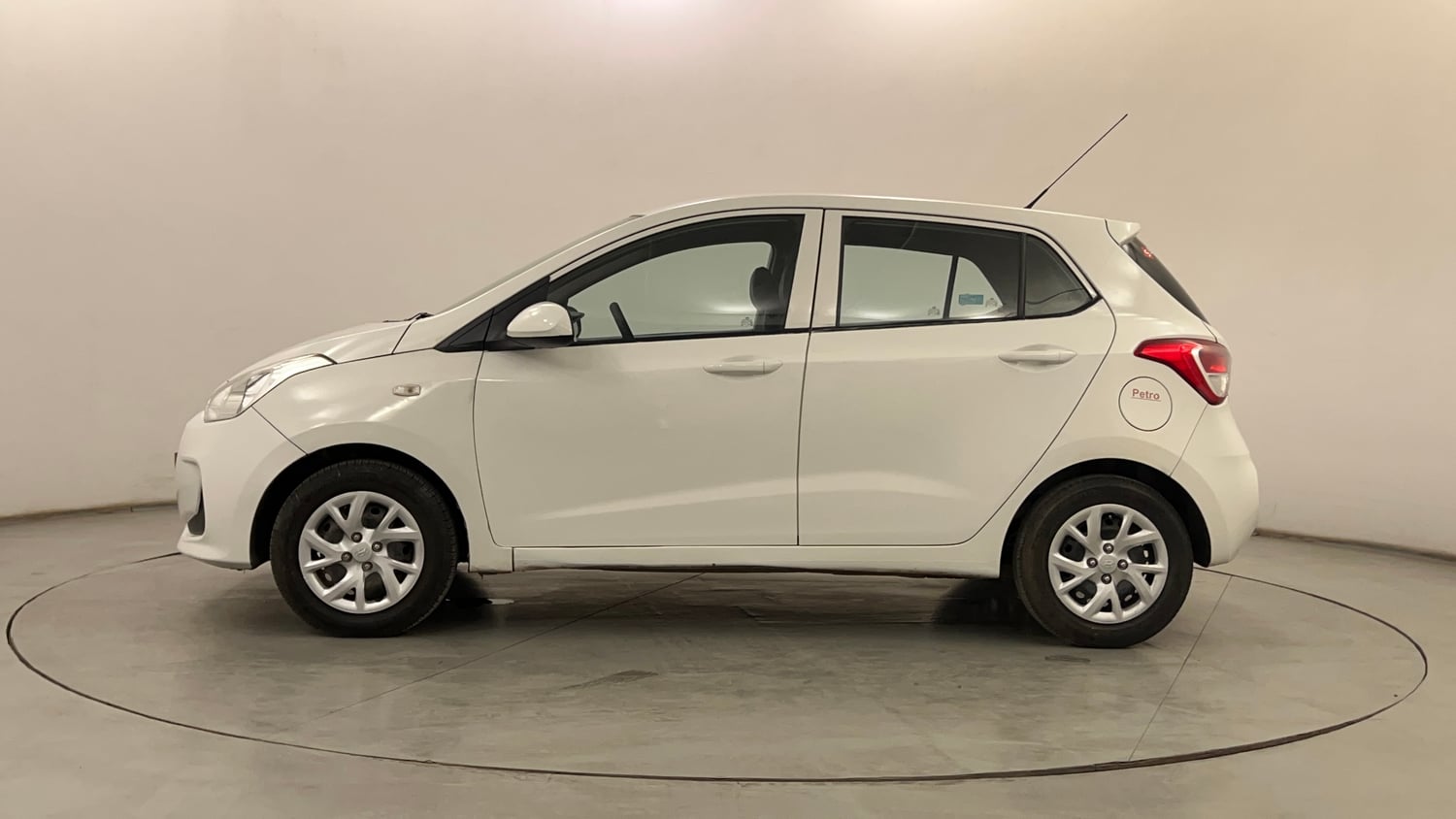 Used 2018 Hyundai Grand i10 Magna AT 1.2 Kappa VTVT Petrol Automatic exterior LEFT SIDE VIEW