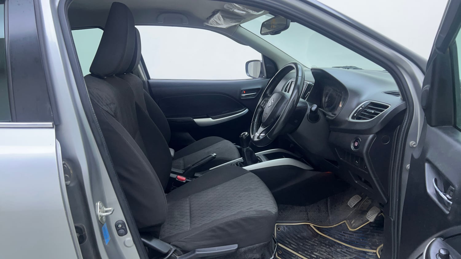 Used 2015 Maruti Suzuki Baleno Alpha 1.2 Petrol Manual interior RIGHT SIDE FRONT DOOR CABIN VIEW