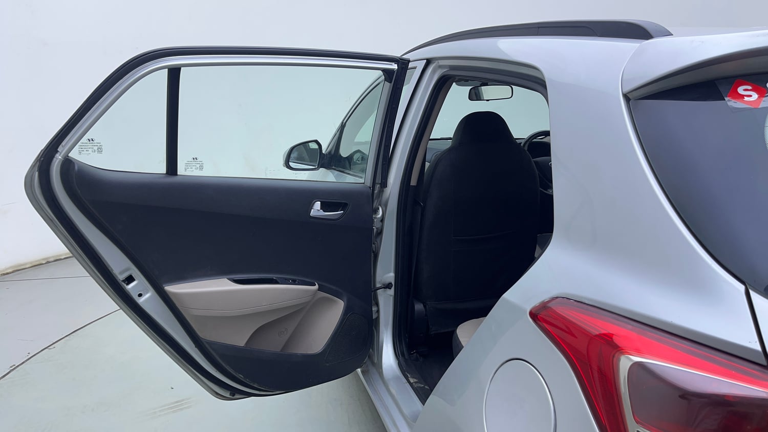 Used 2017 Hyundai Grand i10 Asta 1.2 Kappa VTVT Petrol Manual interior LEFT REAR DOOR OPEN VIEW