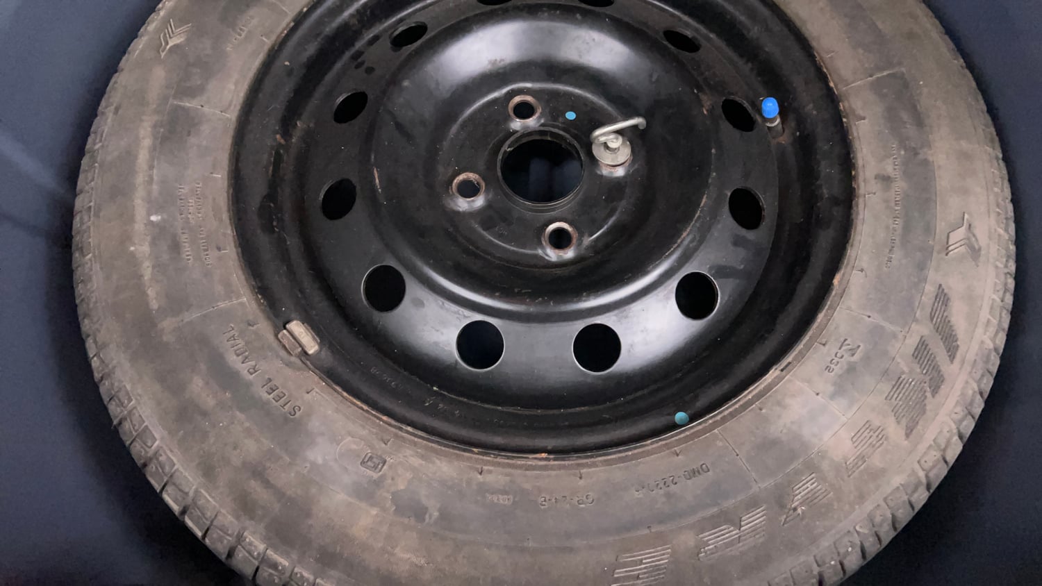 Used 2014 Maruti Suzuki Swift Dzire VXI Petrol Manual tyres SPARE TYRE VIEW