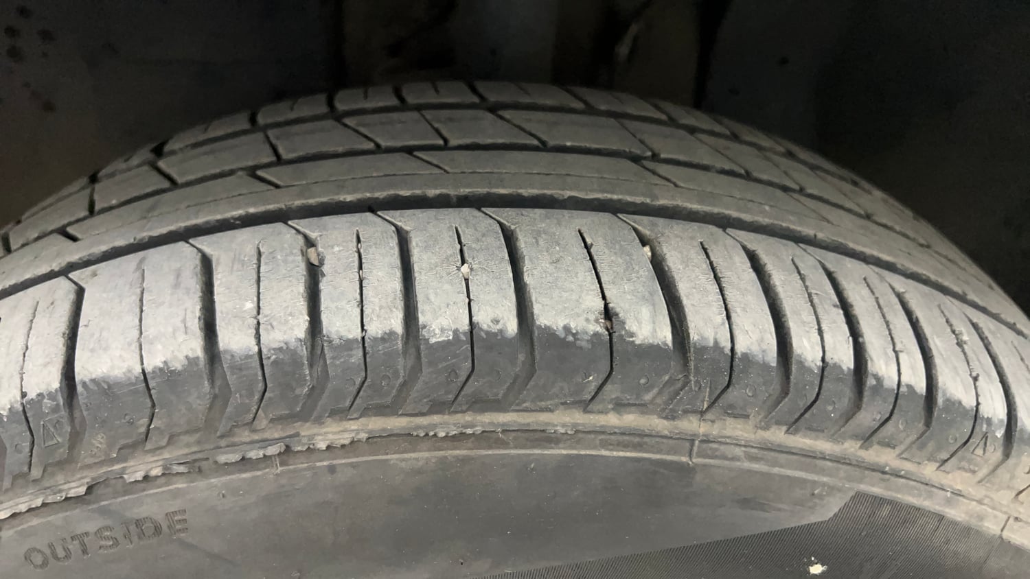 Used 2022 Tata Punch Accomplished AMT Petrol Automatic tyres LEFT FRONT TYRE TREAD VIEW