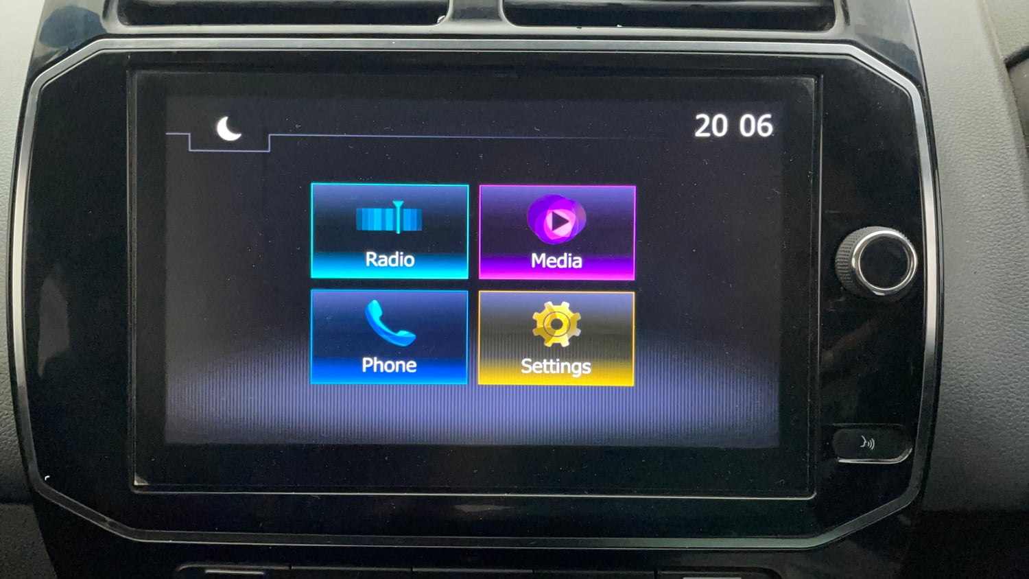 Used 2021 Renault Kwid RXT 1.0 Opt Petrol Manual top_features Integrated (in-dash) music system