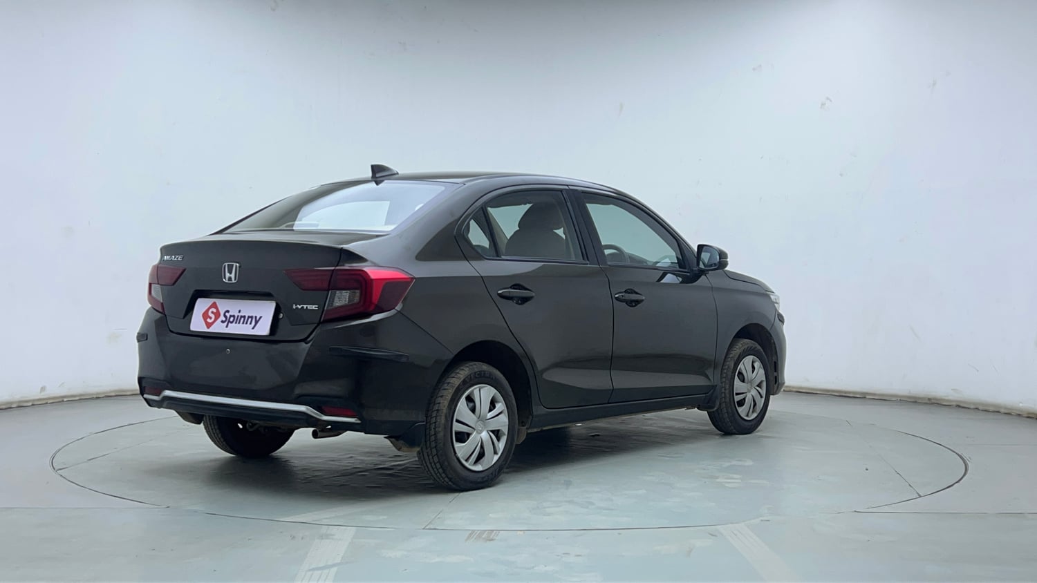 Used 2024 Honda Amaze S 1.2 Petrol MT Petrol Manual exterior RIGHT REAR CORNER VIEW