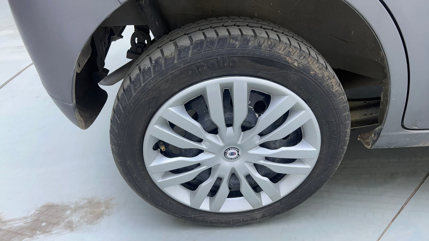 Used 2015 Maruti Suzuki Wagon R VXI Petrol Manual tyres RIGHT REAR TYRE RIM VIEW