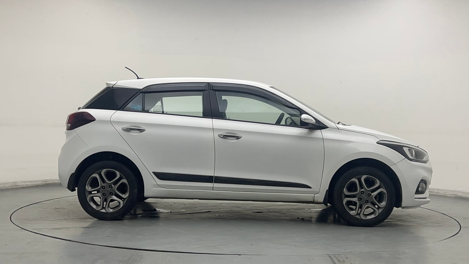 Used 2018 Hyundai Elite i20 Asta 1.2 (O) Petrol Manual exterior RIGHT SIDE VIEW