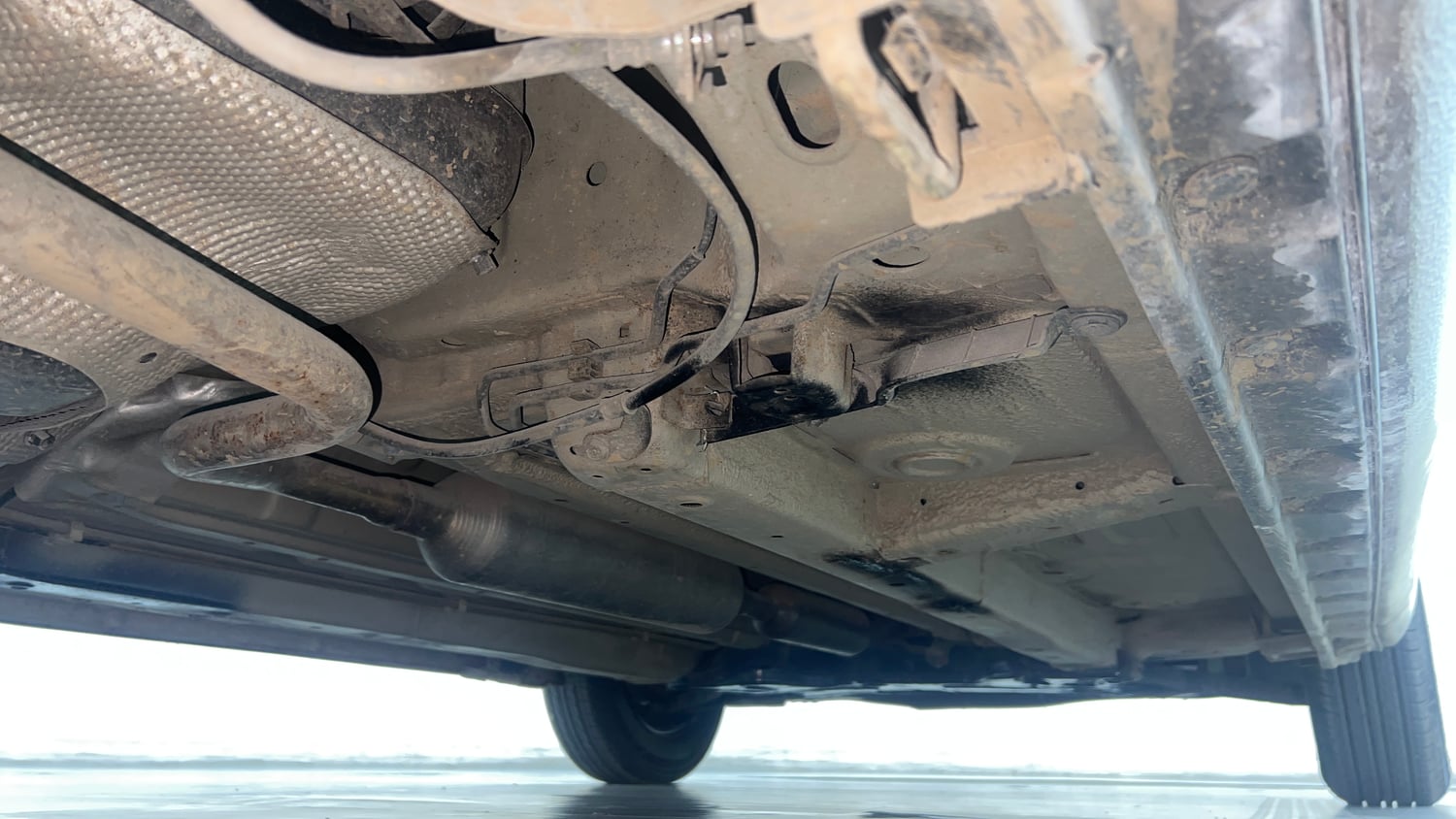 Used 2014 Maruti Suzuki Swift VXi Petrol Manual extra REAR RIGHT UNDERBODY VIEW