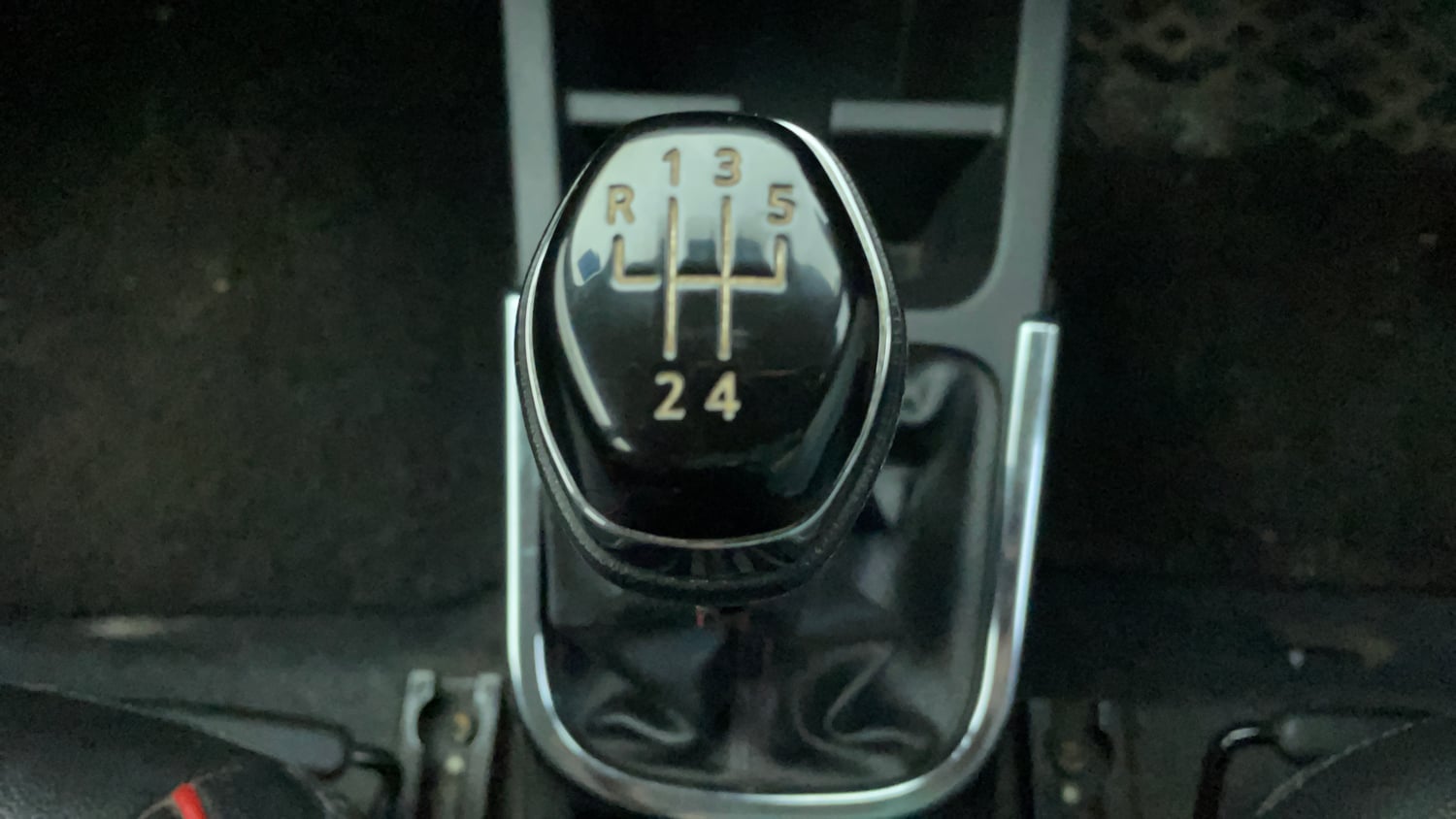 Used 2021 Renault Kwid RXT 1.0 Opt Petrol Manual interior GEAR  KNOB VIEW