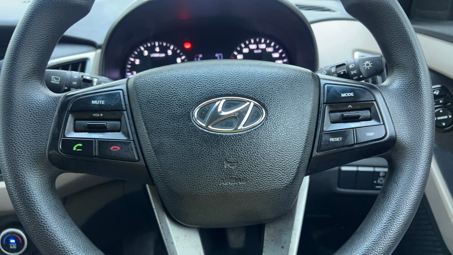 Used 2016 Hyundai Creta 1.6 SX Plus Petrol Petrol Manual top_features Airbags