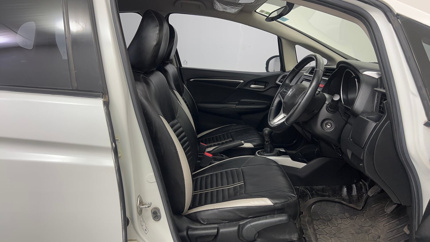 Used 2016 Honda Jazz VX Petrol Petrol Manual interior RIGHT SIDE FRONT DOOR CABIN VIEW