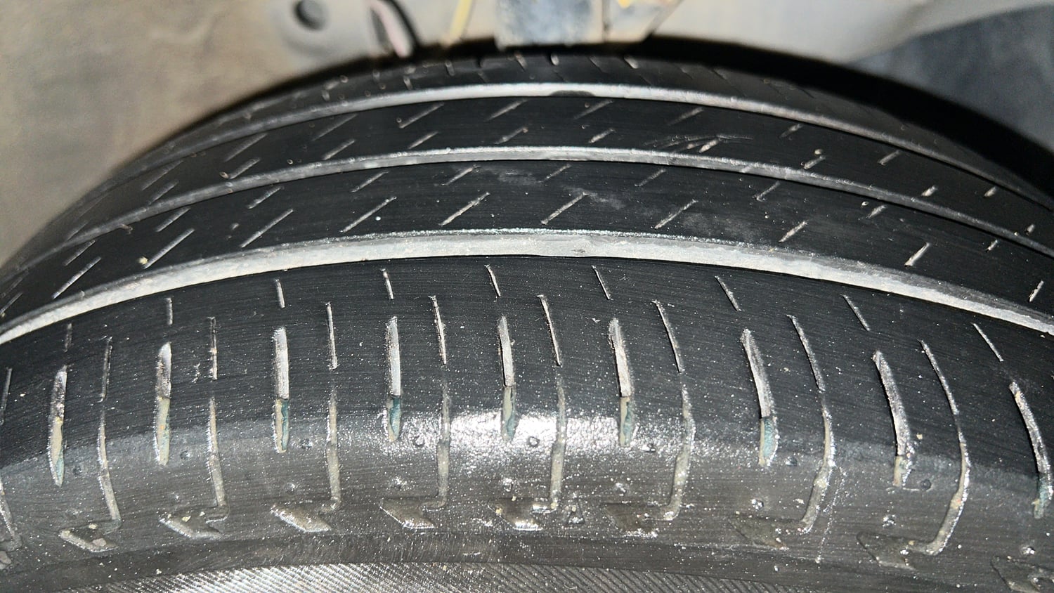 Used 2024 honda Amaze 2nd Generation S 1.2 Petrol CVT Petrol Automatic tyres RIGHT FRONT TYRE TREAD VIEW