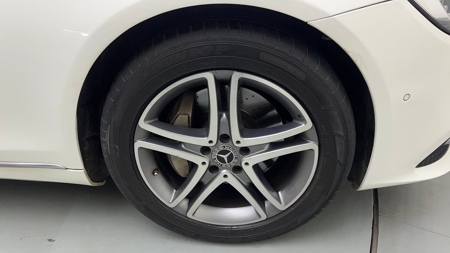 Used 2020 Mercedes-Benz S-Class (W222) S 350D Diesel Automatic tyres RIGHT FRONT TYRE RIM VIEW