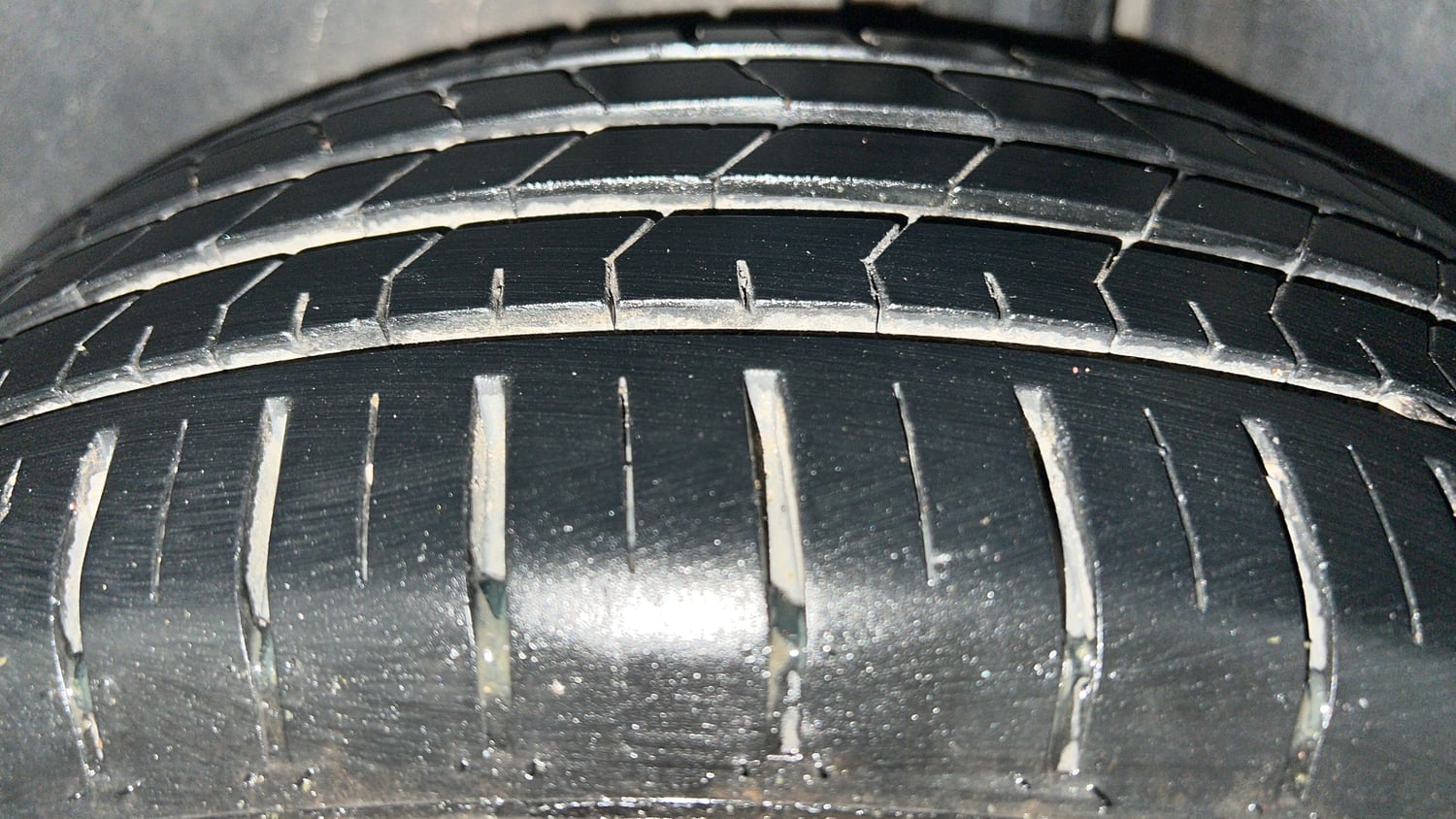 Used 2018 Maruti Suzuki Ciaz Alpha Hybrid 1.5 Petrol Manual tyres LEFT REAR TYRE TREAD VIEW