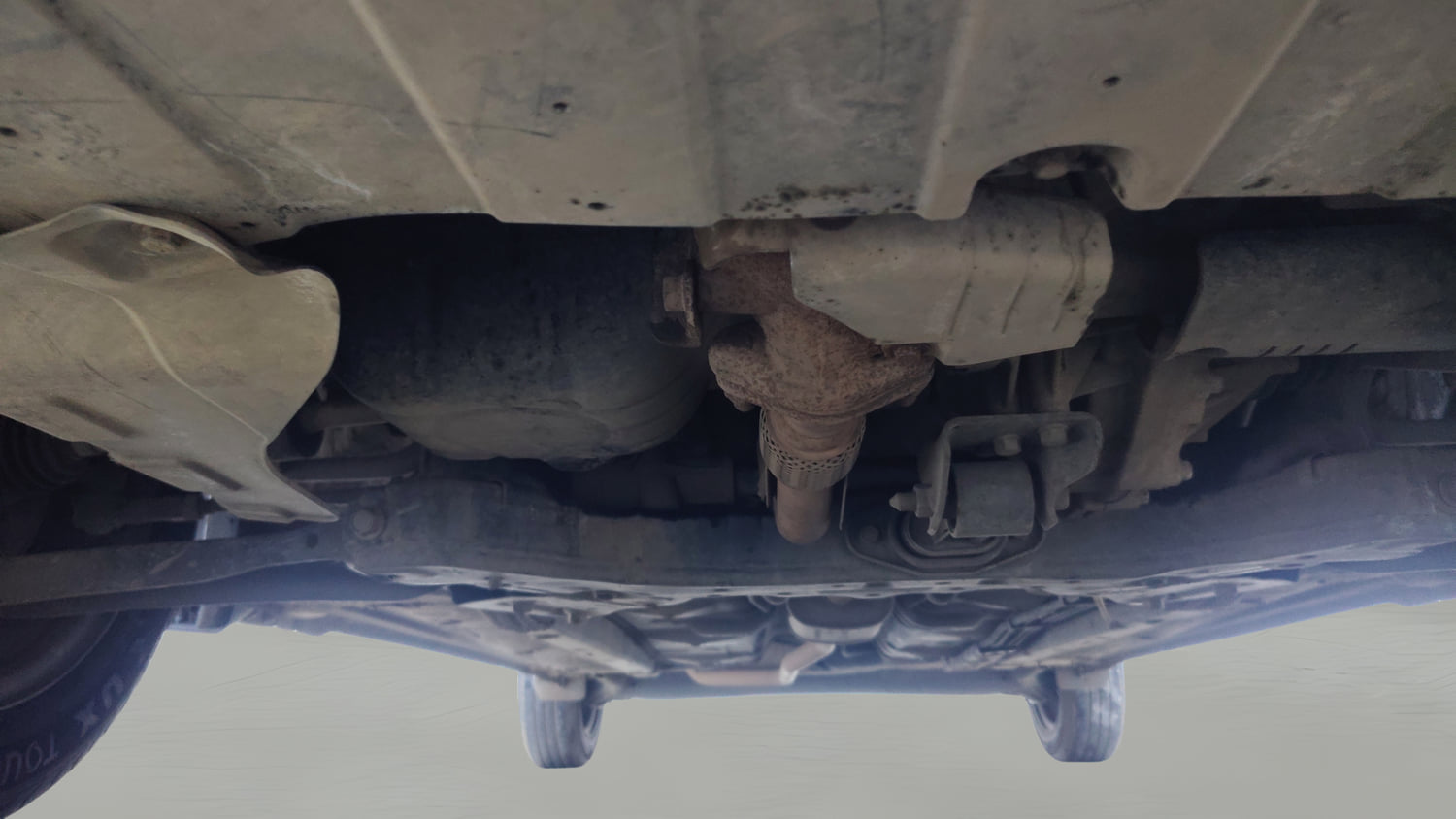 Used 2019 Hyundai Santro Sportz AMT Petrol Automatic extra FRONT LEFT UNDERBODY VIEW