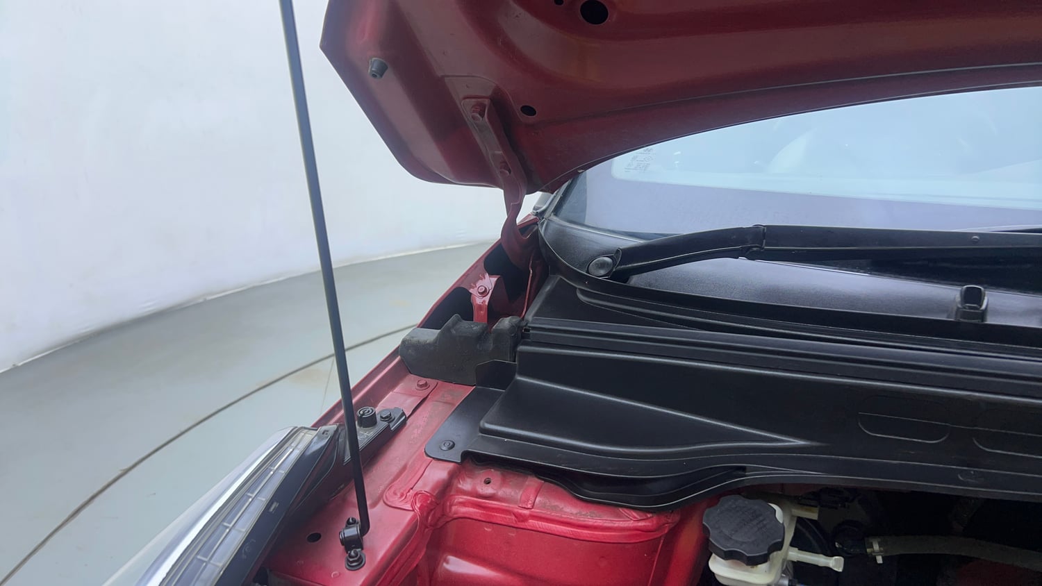 Used 2019 Hyundai Creta SX 1.6 AT Petrol Petrol Automatic engine ENGINE RIGHT SIDE HINGE & APRON VIEW
