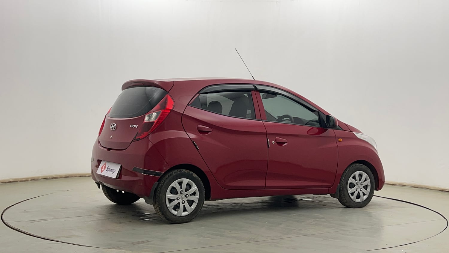 Used 2017 Hyundai Eon Sportz Petrol Manual exterior RIGHT REAR CORNER VIEW