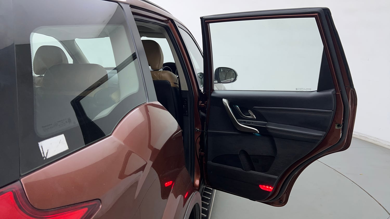 Used 2019 Mahindra XUV500 W11 AT Diesel Automatic interior RIGHT REAR DOOR OPEN VIEW