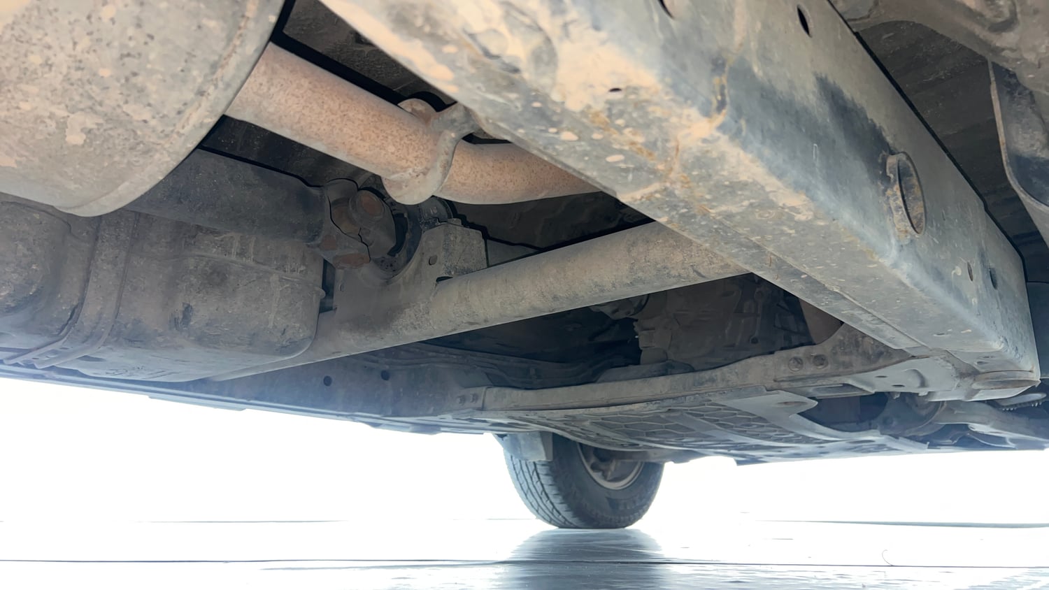Used 2017 Mahindra TUV300 T8 mHAWK100 Dual Tone Diesel Manual extra REAR RIGHT UNDERBODY VIEW