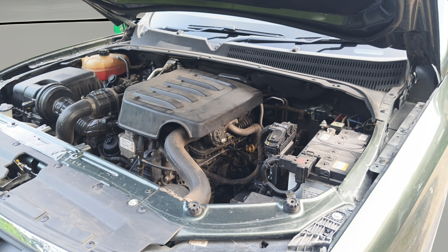 Used 2023 Mahindra Scorpio N Z8 L Diesel AT 4WD 7 STR Diesel Automatic engine ENGINE LEFT SIDE VIEW