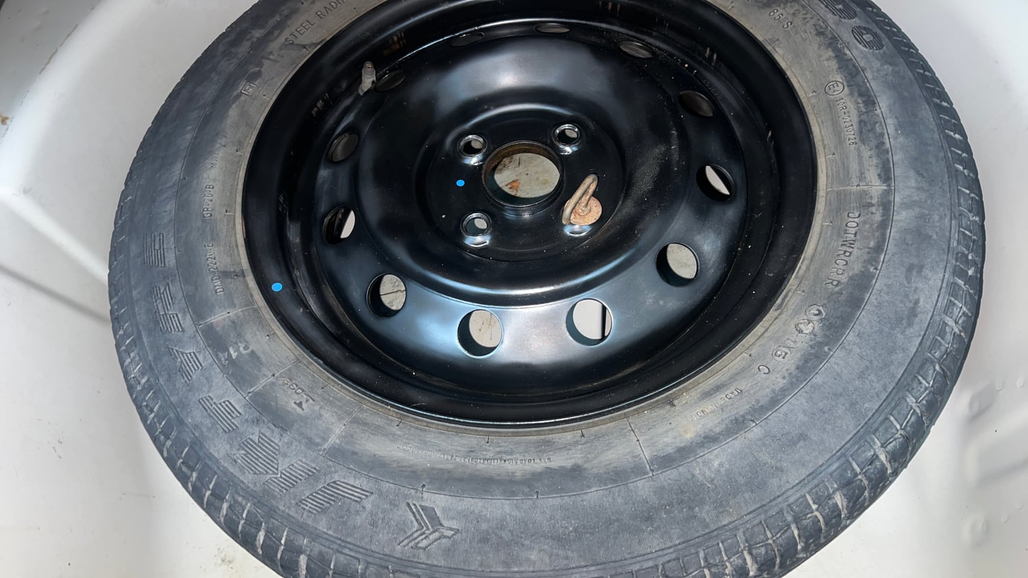Used 2015 Maruti Suzuki Swift Dzire VXI Petrol Manual tyres SPARE TYRE VIEW