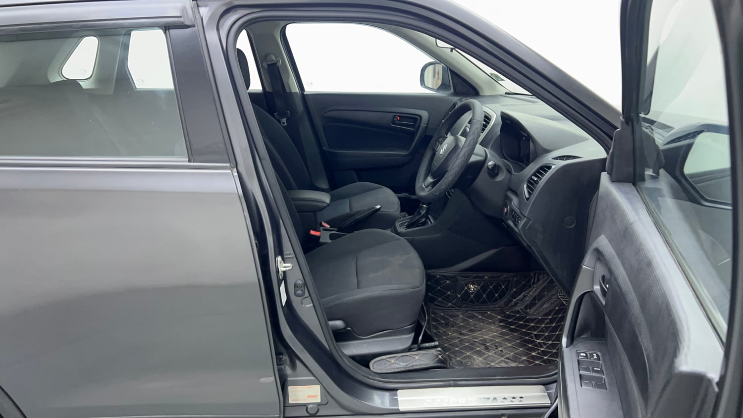 Used 2020 Maruti Suzuki Vitara Brezza VXi AT SHVS Petrol Automatic interior RIGHT SIDE FRONT DOOR CABIN VIEW
